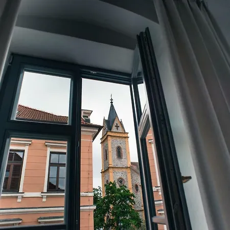 Masarykova 37 Guest house 2*